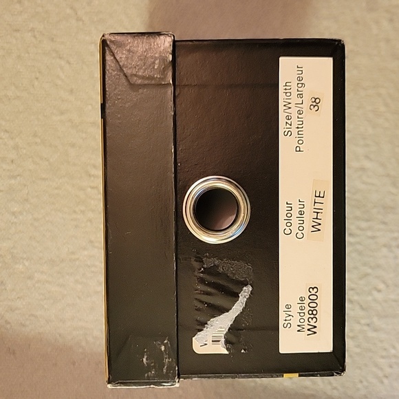 Roberto Vianni White Leather Kitten Heels - Picture 6 of 6